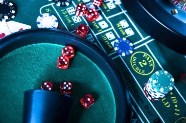 Crash game showing multiple players betting simultaneously with live multiplier display
